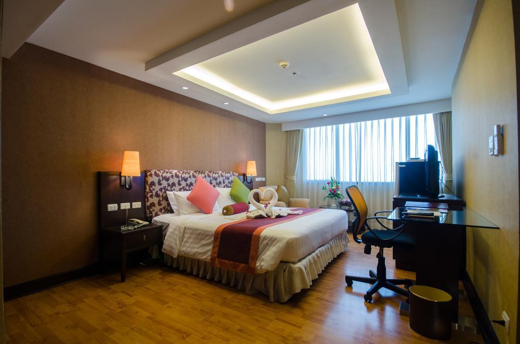 Rembrandt Suites Bangkok Exteriör bild